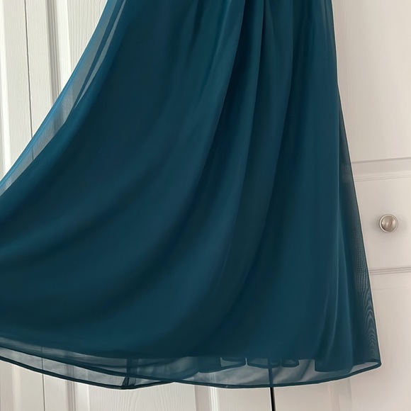 JS Boutique gown - Picture 5 of 12